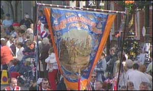 Tens of thousands march on 12 July