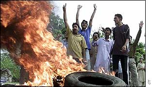 Bhutto supporters