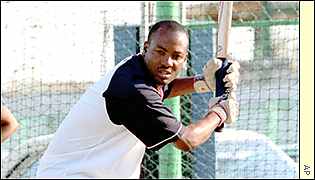 Lara in the nets
