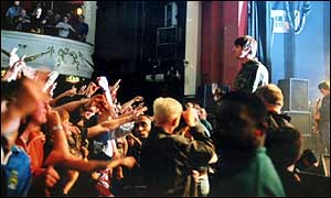 Oasis in concert