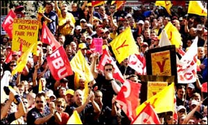 Firefighters pay rally