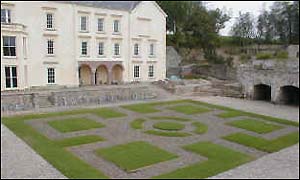 Aberglasney