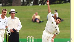 Ajit Agarkar bowls against Central Districts on Saturday