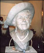 Queen Mother statue