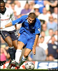 Adrian Mutu scores