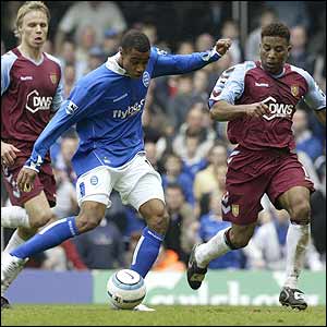 Julian Gray scores 