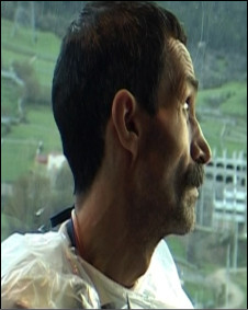 قدرت اله کسراییان در نمایی از فلیم "قدرت" به کارگردانی "مهرناز اسدی"