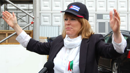 Cerys ar faes yr eisteddfod