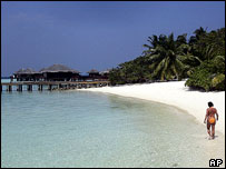 Picture of a sandy beach in the Maldives