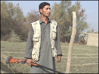 جوانيکه از گرفتن نامش خود داری کرد.