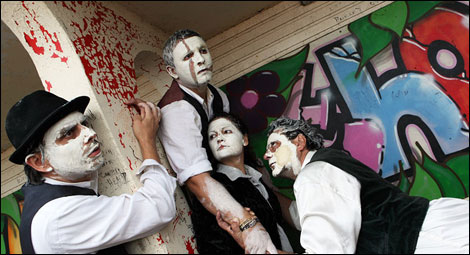 Bulgarian performers 'Suitcase'