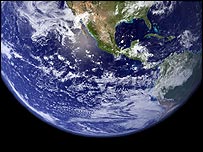 अंतरिक्ष से ली गई धरती की तस्वीर 