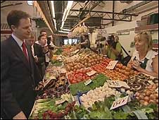 Nick Clegg talks to market traders in Humberside