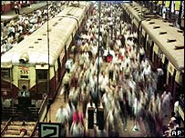 Ferroviária em Bombai na Índia