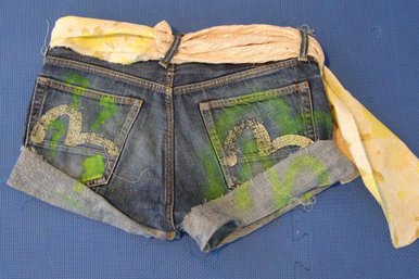 Grafitti shorts