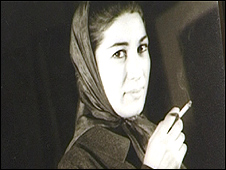 "فروغ فرخزاد" در نمایی از فیلم "جام جان"