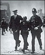 Police arrest an Arab Man at Mill Dam in August 1930