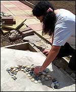 Gail making her seashorse pattern
