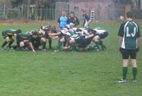 Y bois yn chwarae rygbi