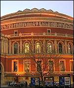 Royal Albert Hall pojmenovaná na památku manžela královny Viktorie