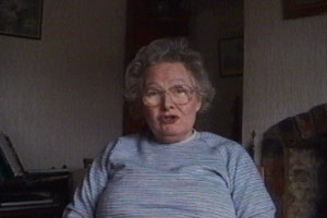 Dorothy recalls pre-war fashions