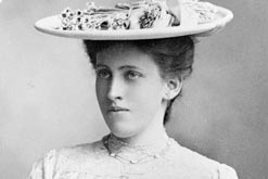 Margaret Davies courtesy of Amgueddfa Cymru - National Museum Wales