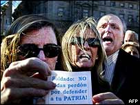 Někteří lidé tvrdí, že armáda dělala svou práci 