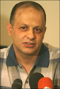 اکبر گنجی