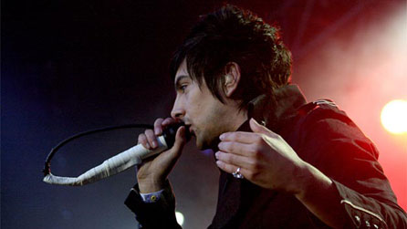 Ian Watkins of Lostprophets playing Full Ponty