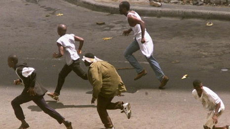 opposition protesters fleeing