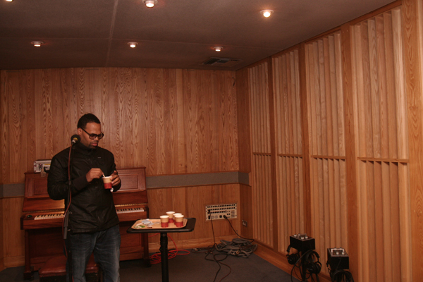 1Xtra Live Lounge - Eric Roberson - 12 October 2009