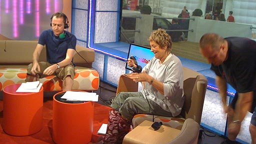 Beti George yn y stiwdio