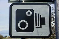 Camera cyflymdra