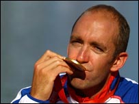 Tim Brabants kisses his gold