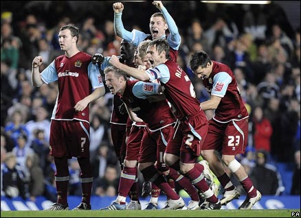 Burnley celebrate their Carling Cup victory at Chelsea