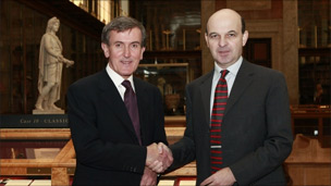 Neil McGregor with the then controller of Radio 4 Mark Damazer, November 2009