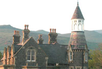 <i>The Towers</i>, hen dŷ ar lan y mor Llanfairfechan