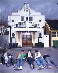 Cheeky Cheeky And The Nosebleeds in Southwold