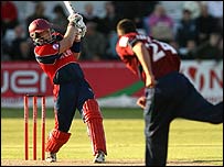 Cameron White hits the winning runs