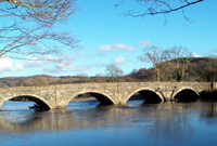 Pont dros yr afon Ddyfi