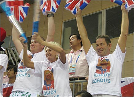 Rik Waddon family's cheer him on at the Velodrome