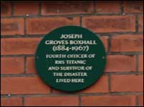 Green plaque