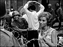 صحنه ای از فیلم نبرد الجزیره