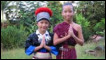 Bé gái Hmong tại Guyane