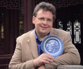 Lars with Willow Pattern Plate