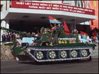 Diễu binh có hình xe tăng 