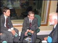Students talk to a Make Poverty History campaigner