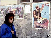 Afganistan'daki seçim afişleri
