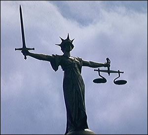 Old Bailey statue Scales of Justice