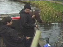 The Urban Rangers clearing rubbish from the canal